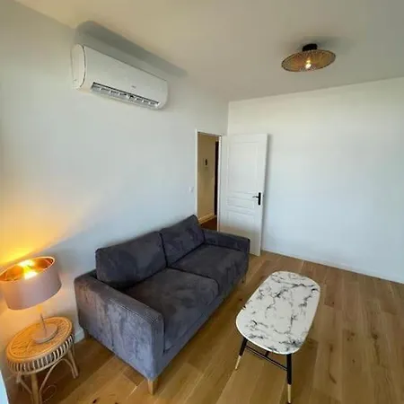 Apartment Penthouse / 2 Bedrooms In Center Of Angers