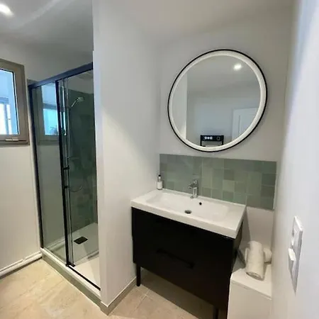 Penthouse / 2 Bedrooms In Center Of Apartment *