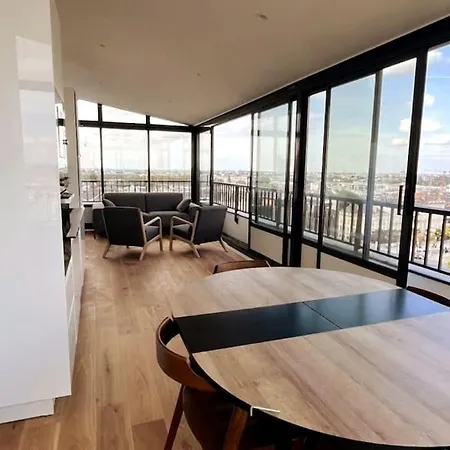 Penthouse / 2 Bedrooms In Center Of * Angers